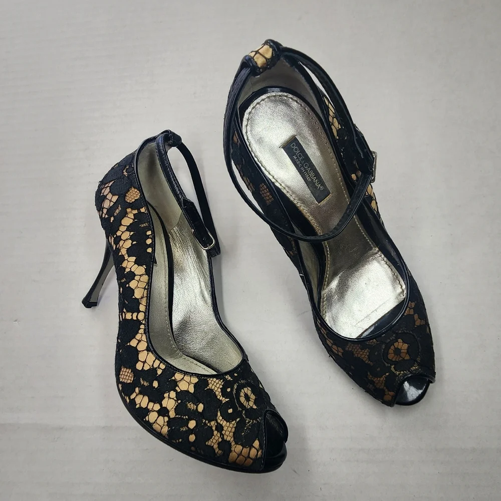🌸Dolce & Gabbana Elegant Black and‎ Gold Lace Heels